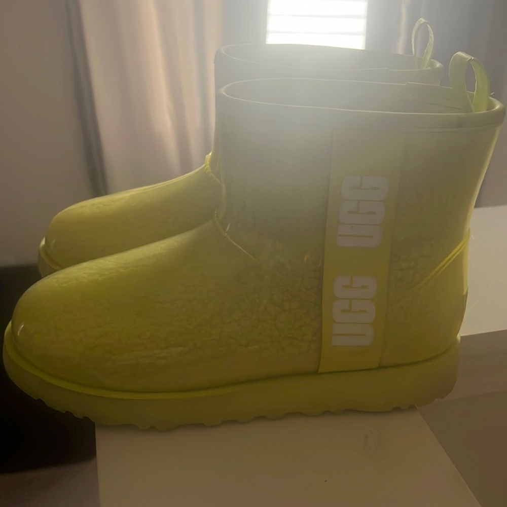 Ugg lime green